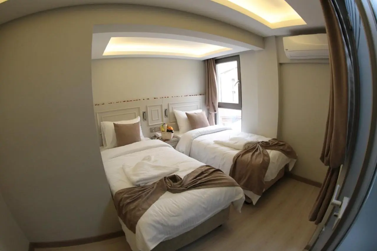 X-NELLYİ HOTEL