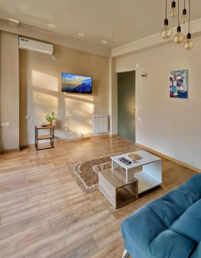 Apartment Pirveli
