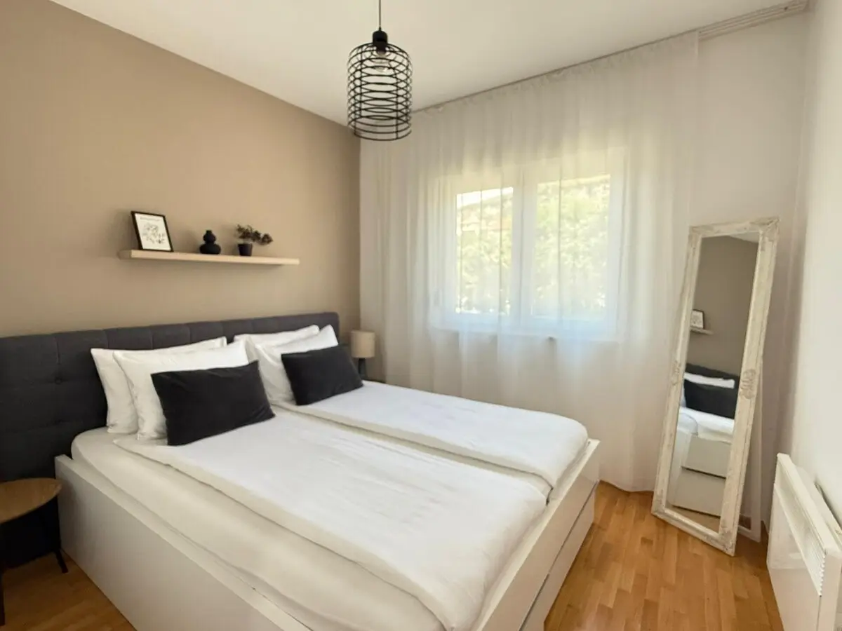 Merak - Two bedroom apartment + Free parking