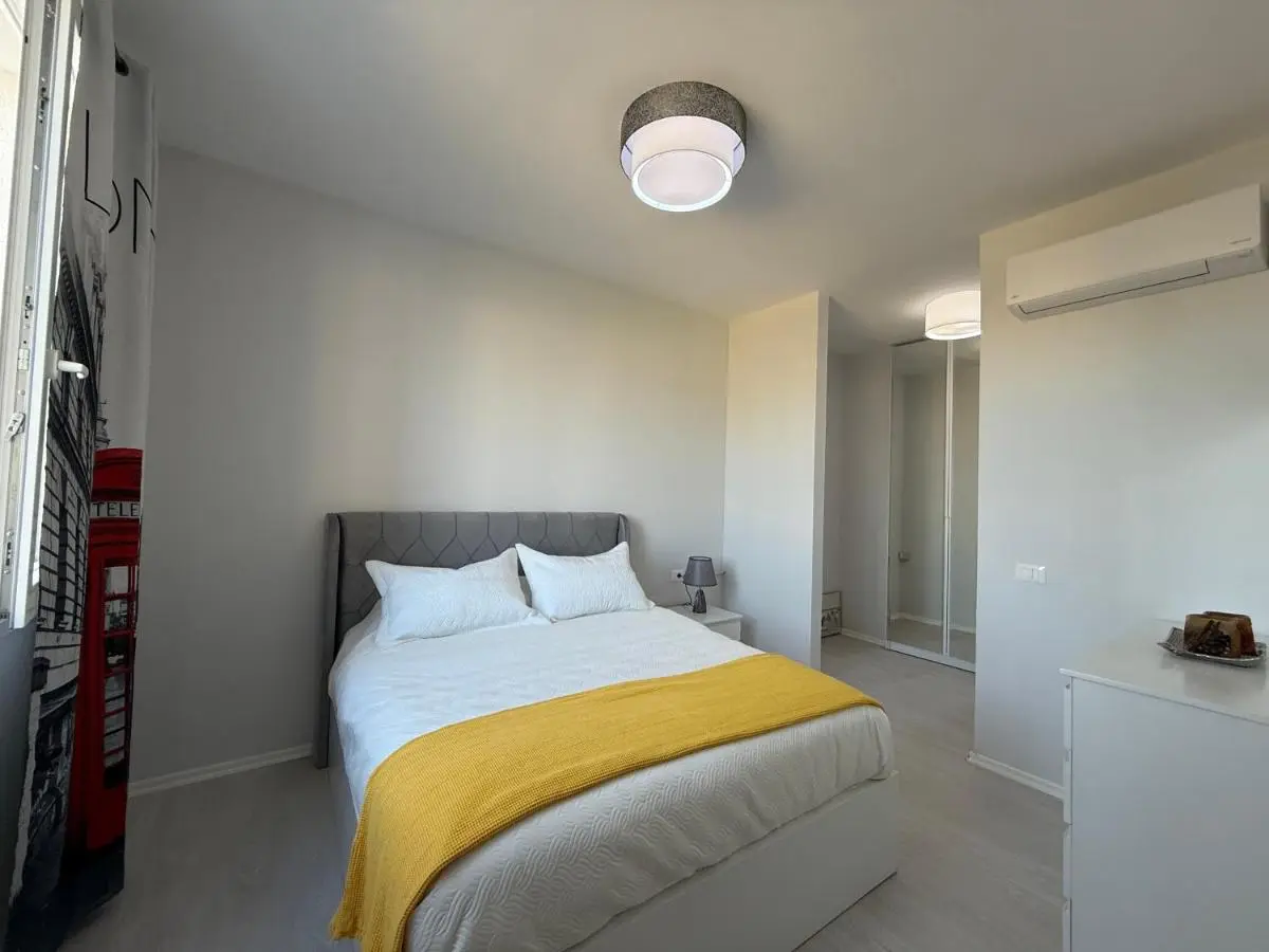 MaisonNova Deluxe 1