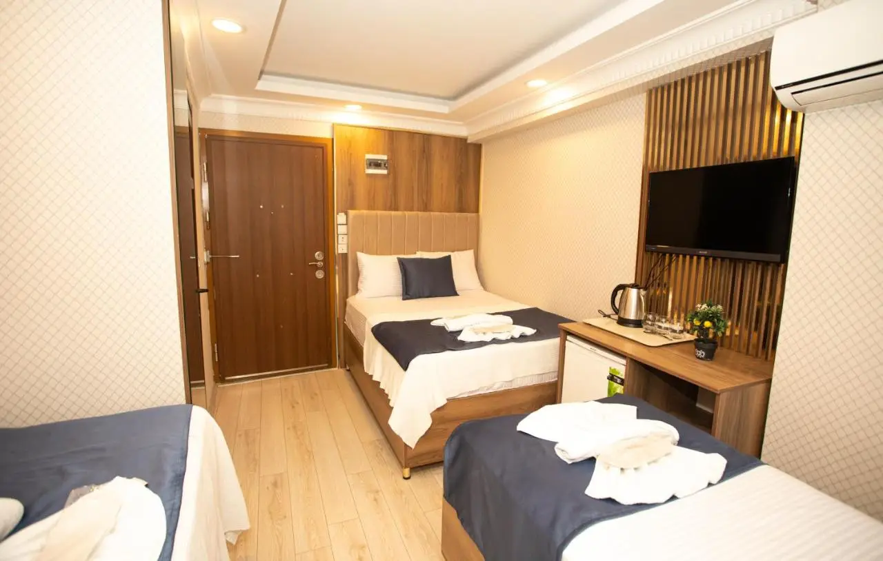 IMMORTELLE HOTEL lord sophiha