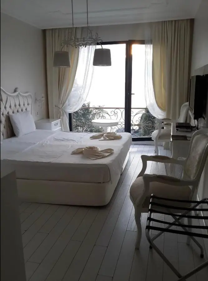 Bab-i Zer Hotel