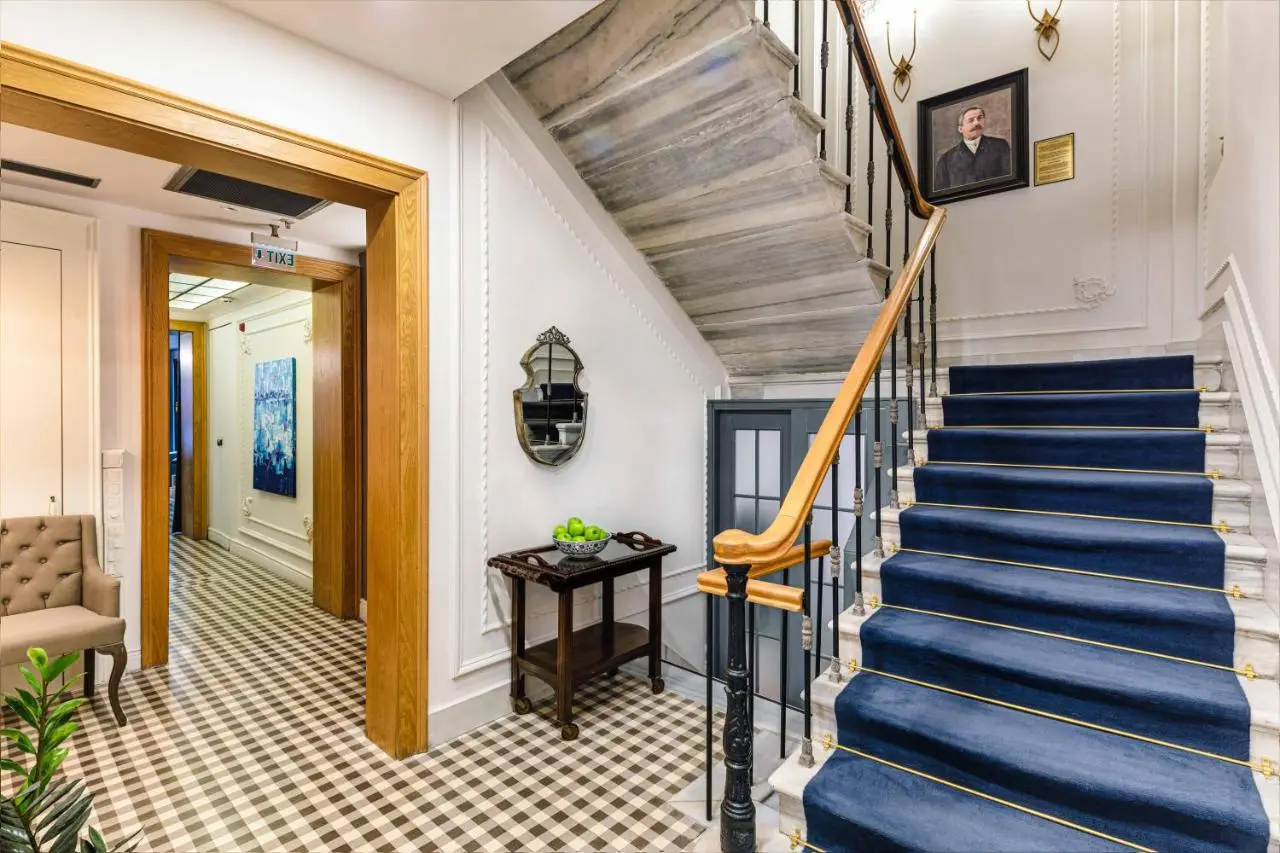 Petros Hotel