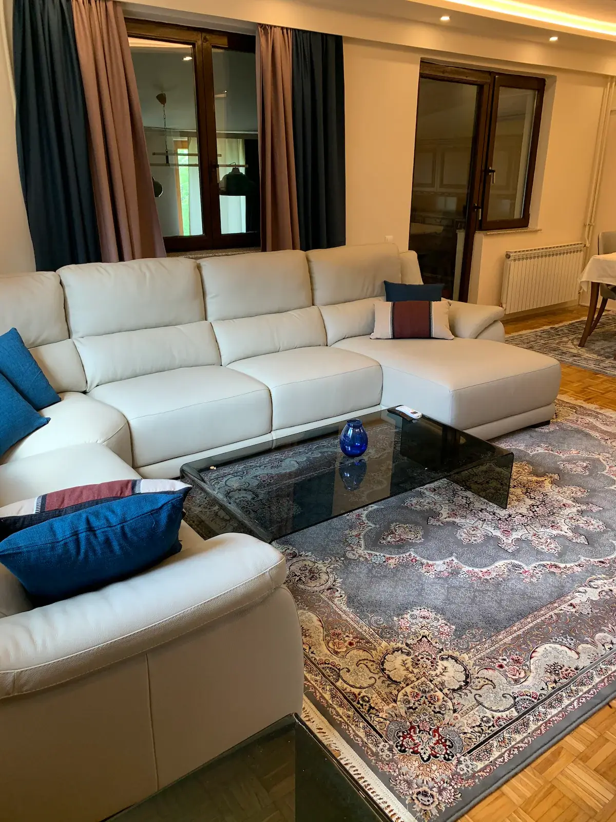 luxurious villa with 2000 m backyard to river side