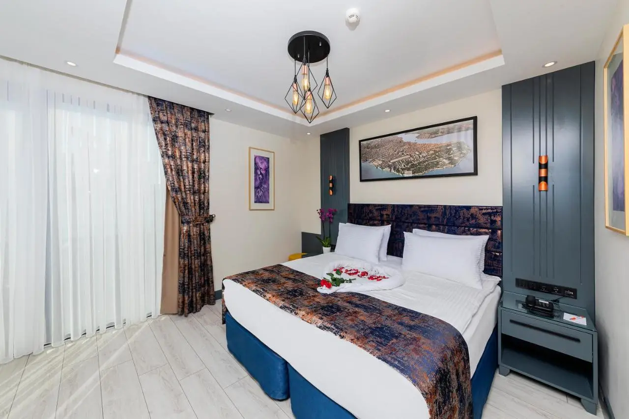 The Magnaura Palace Hotel