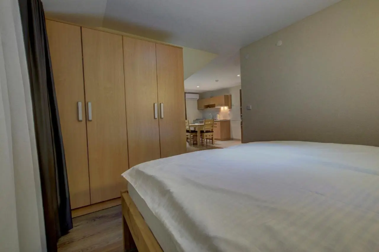 Tihe Noci Motel