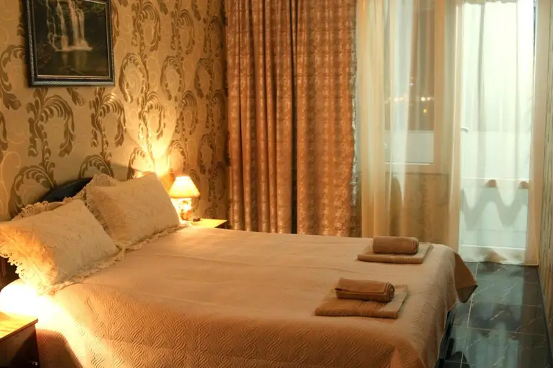 Georgian Hosts Tbilisi