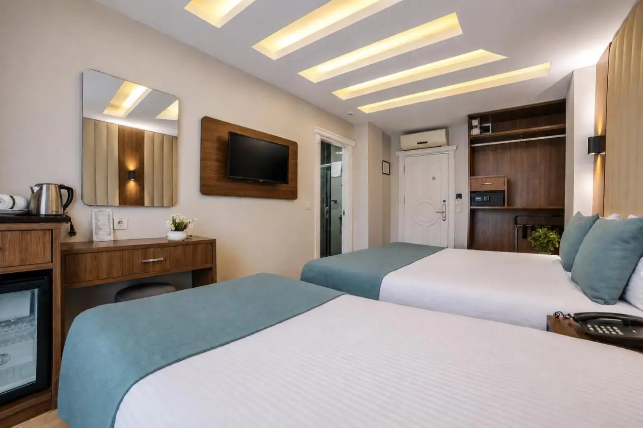 Weingart Black Tulip Hotel