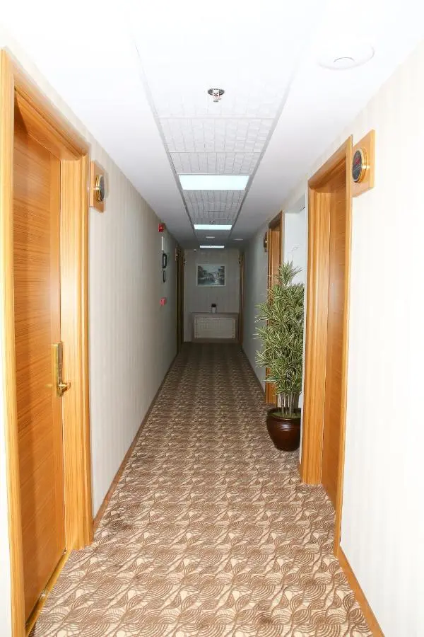 Golden Lounge Hotel