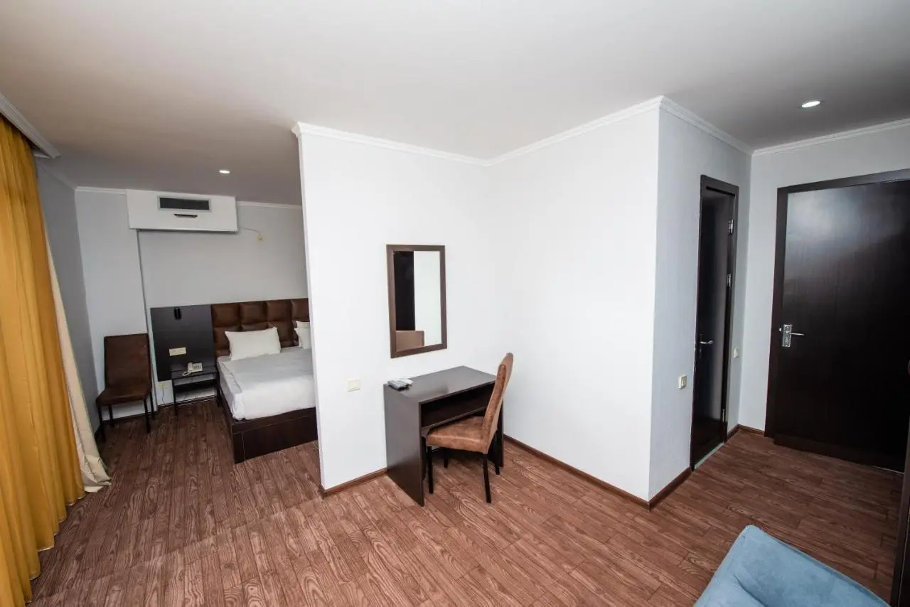 Hotel Shine Palace