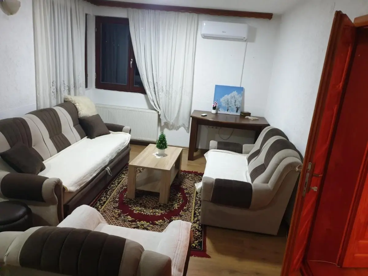 Grand AC Residence with Garden & Parking