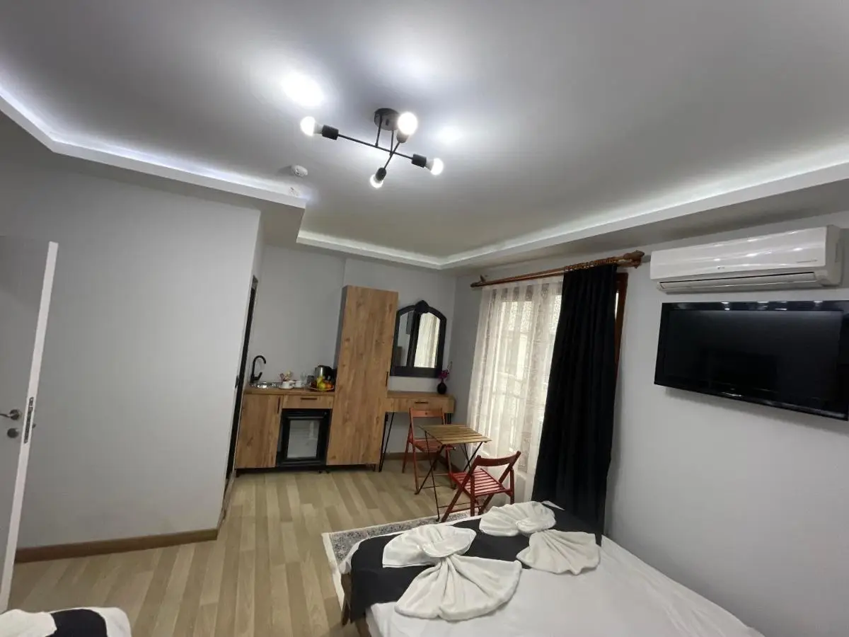 Le Valeria Deluxe
