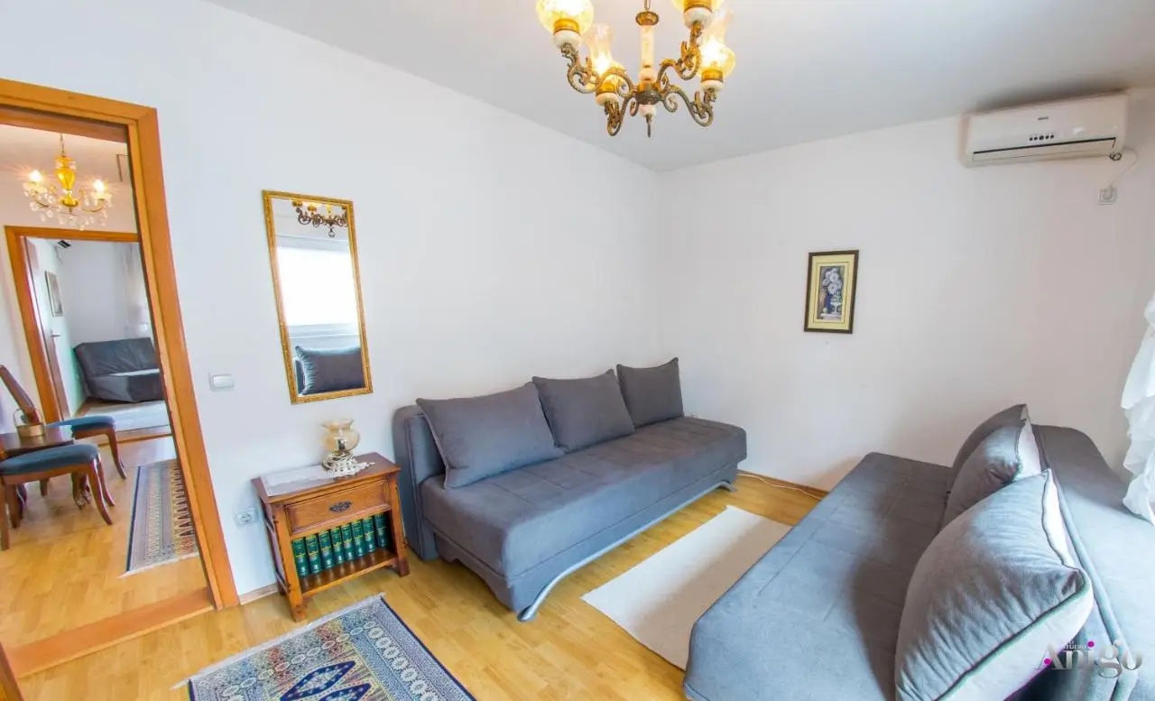 Apartment Ado