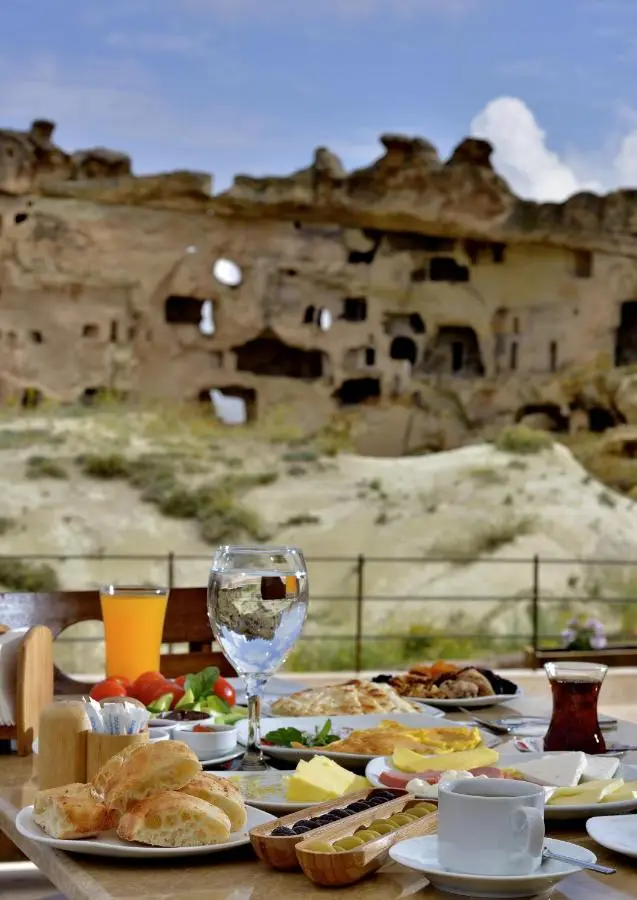 Seki Cave Hotel, Wake Up to Hot Air Balloons