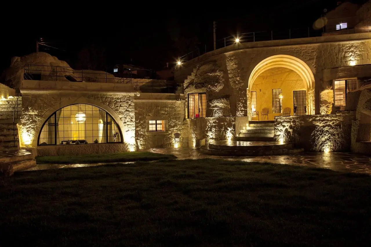 Hezen Cave Hotel