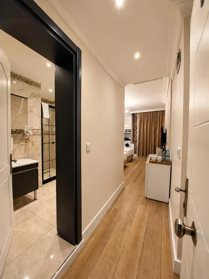 Royal Garden Suite and Hotel