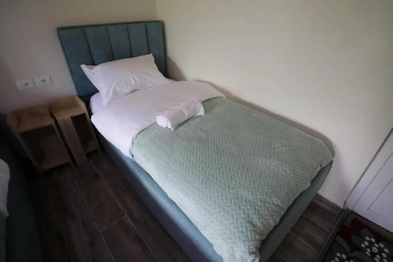 Thethi 360 grade - Camping & Rooms