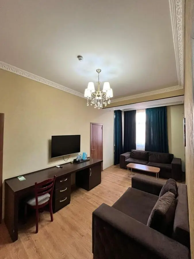 Family Golden Street Hotel
