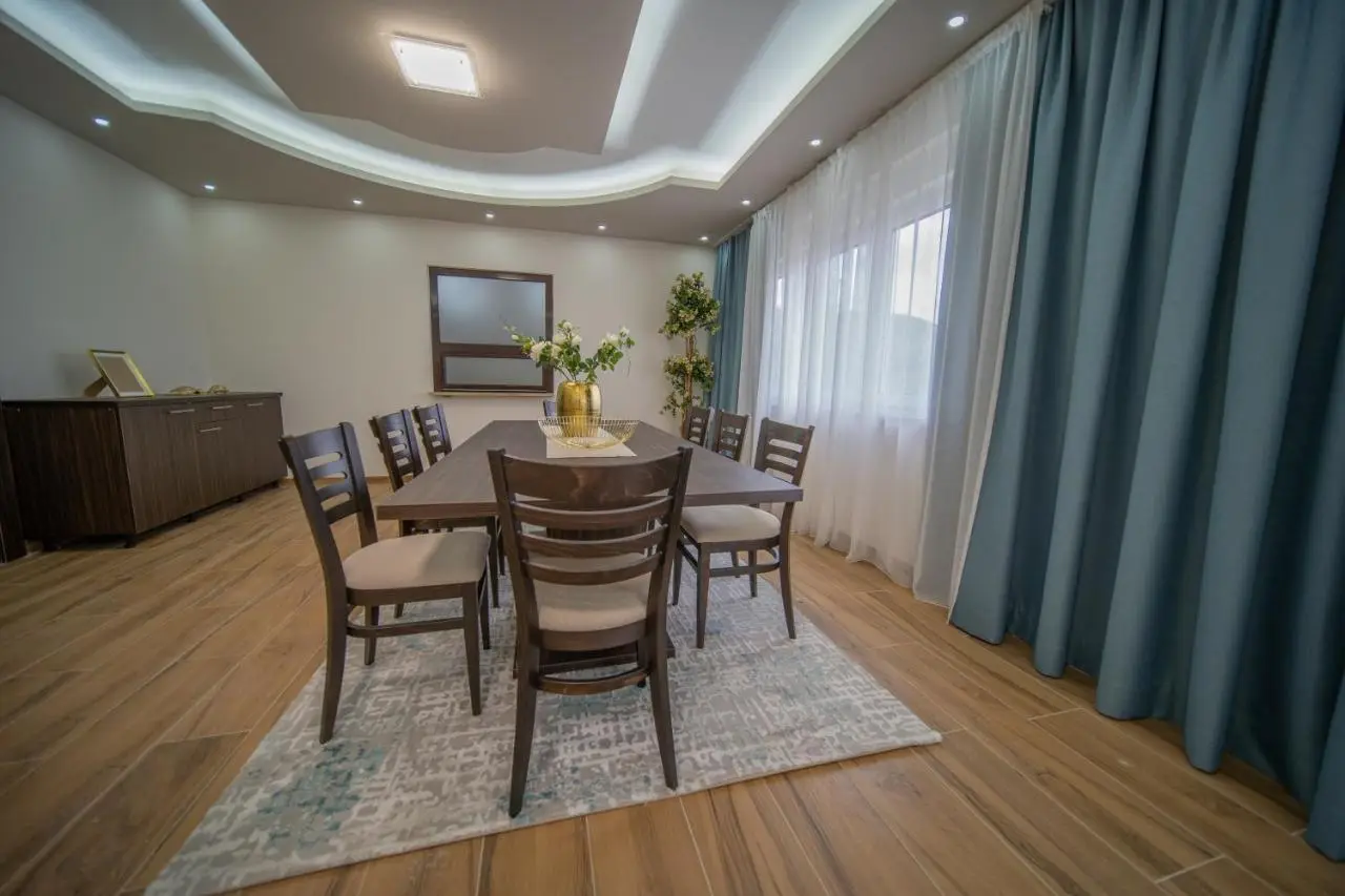 Al Hayat Apartments