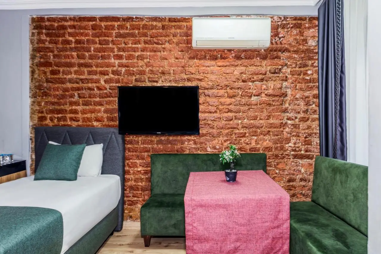 La Pera Suites Hotel
