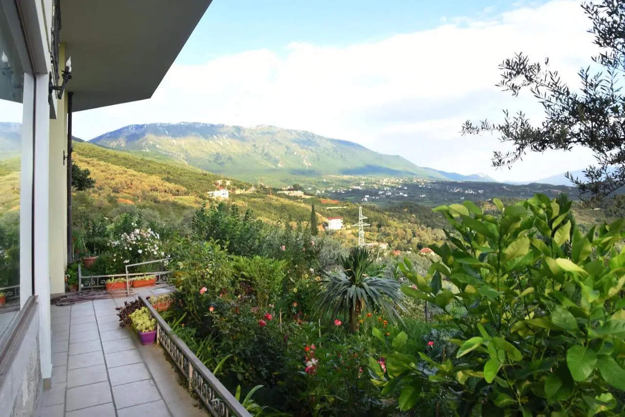 #IoniaHouse Surrel Villa
