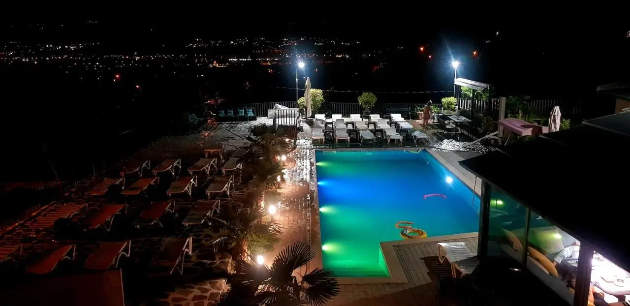 hotel Labyrinth pool