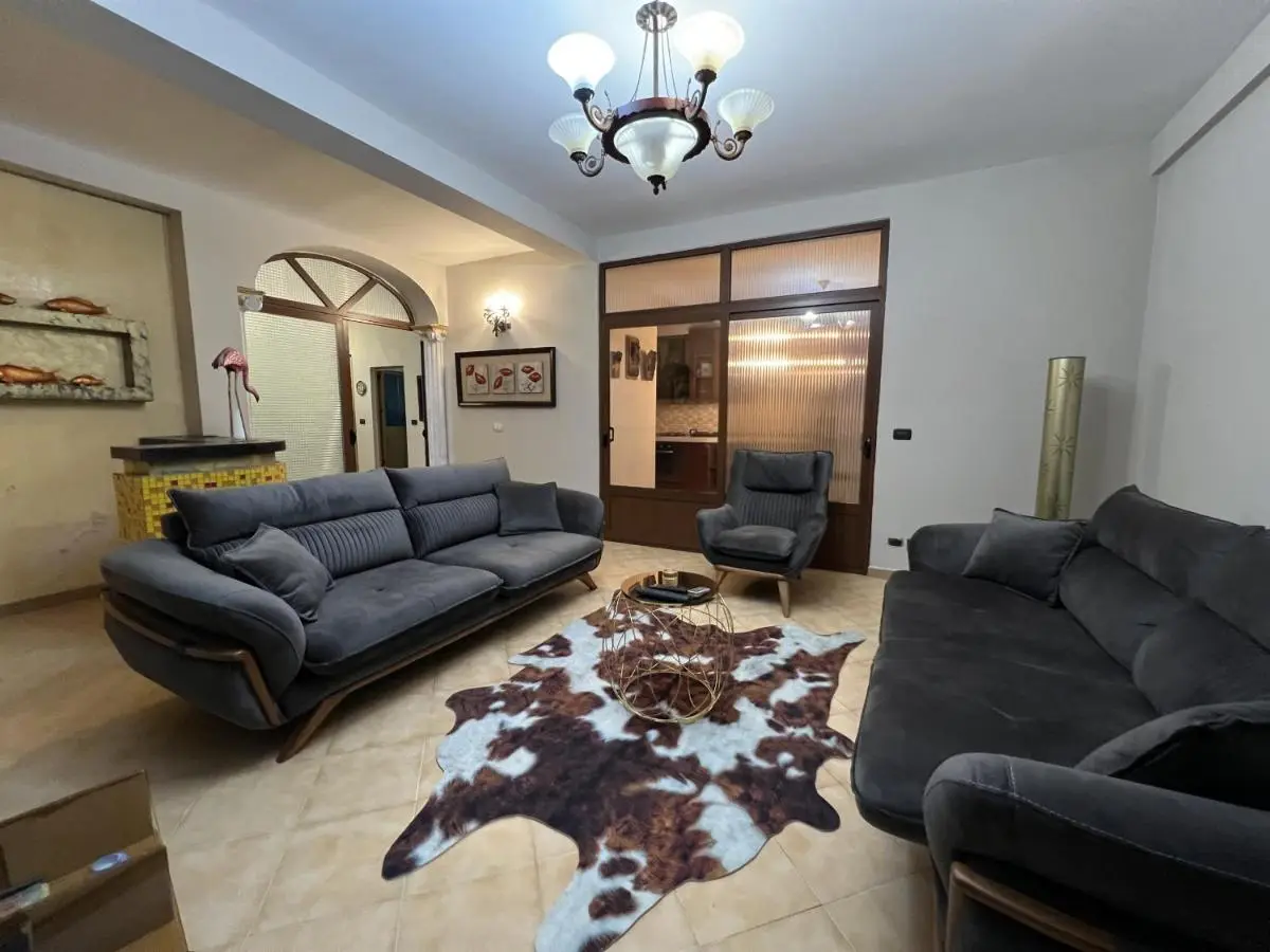 Elly Apartment