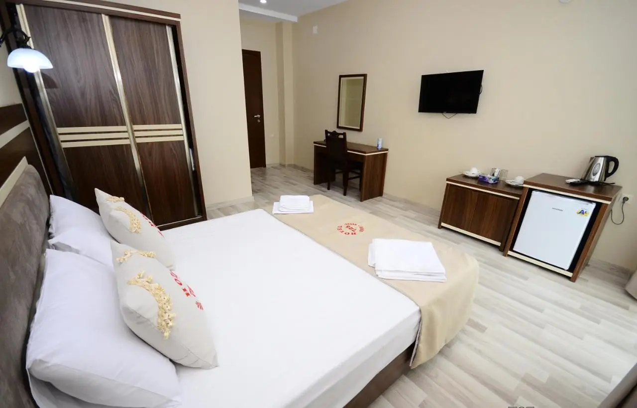 Hotel 725 B