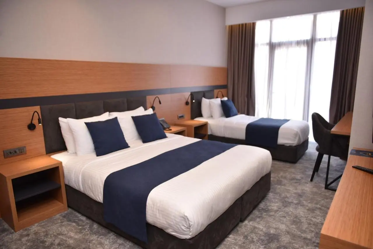 Hotel Monarch