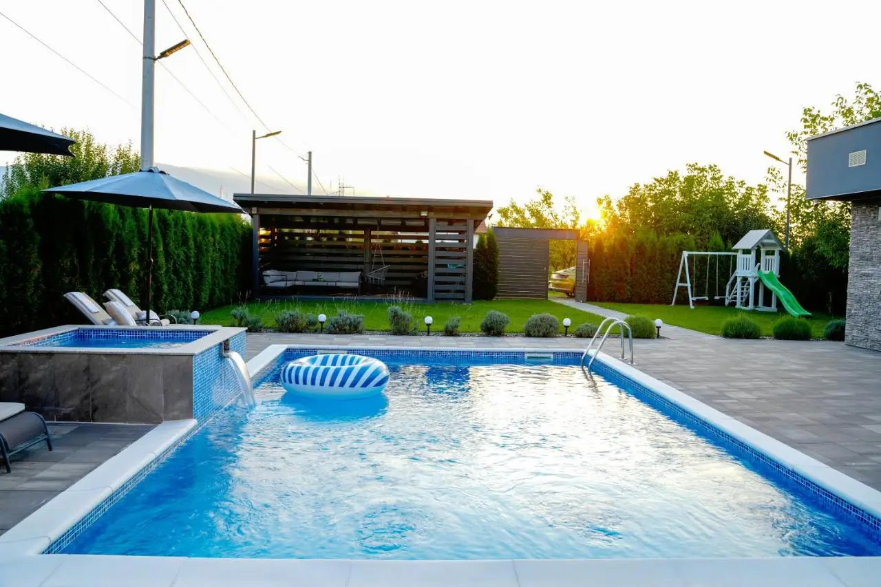 LUXIA PRIVATE ESTATE Sauna & Pool x Jacuzzi with Fireplace outdoor lounge