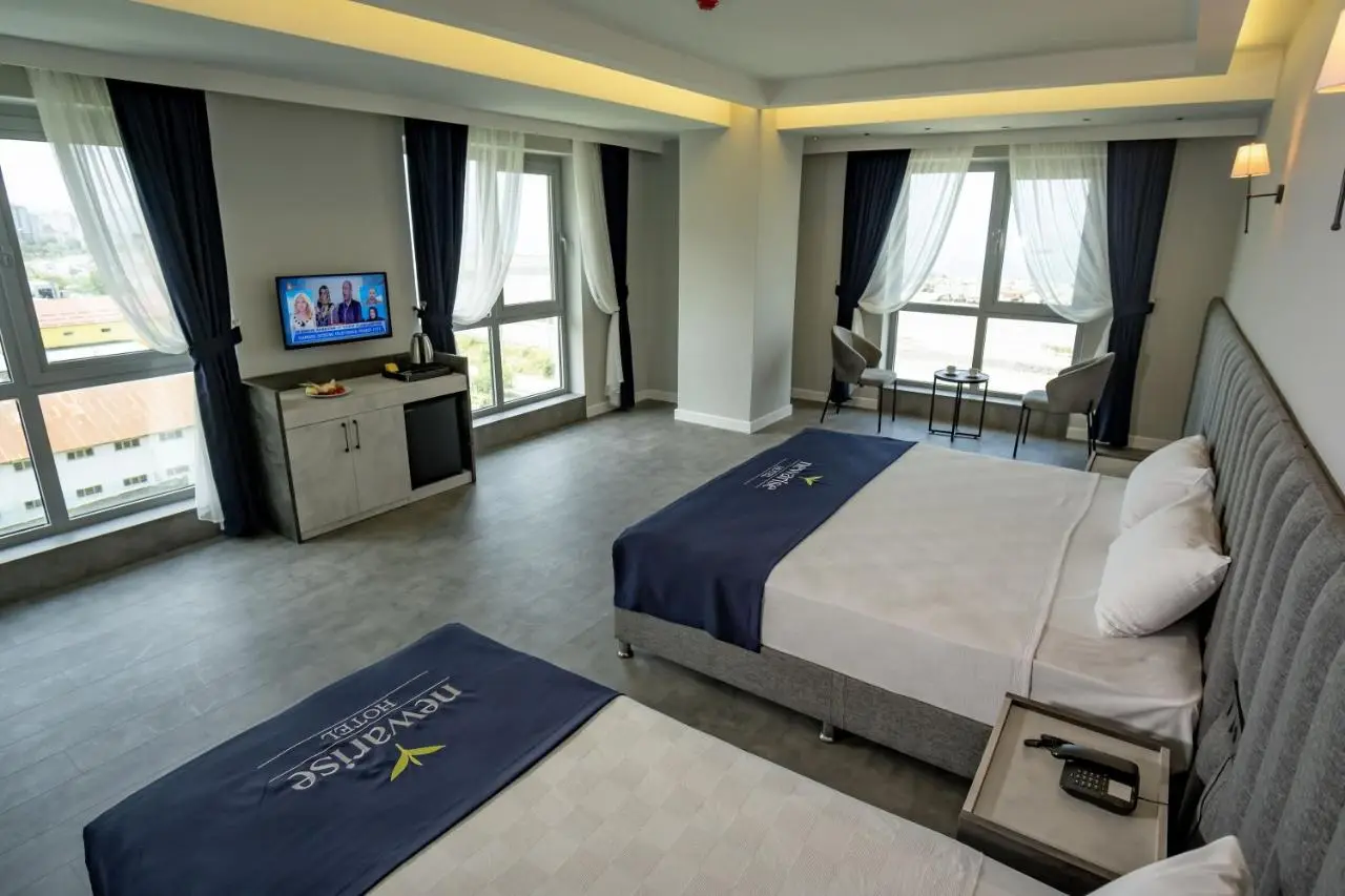 Newarise Hotel