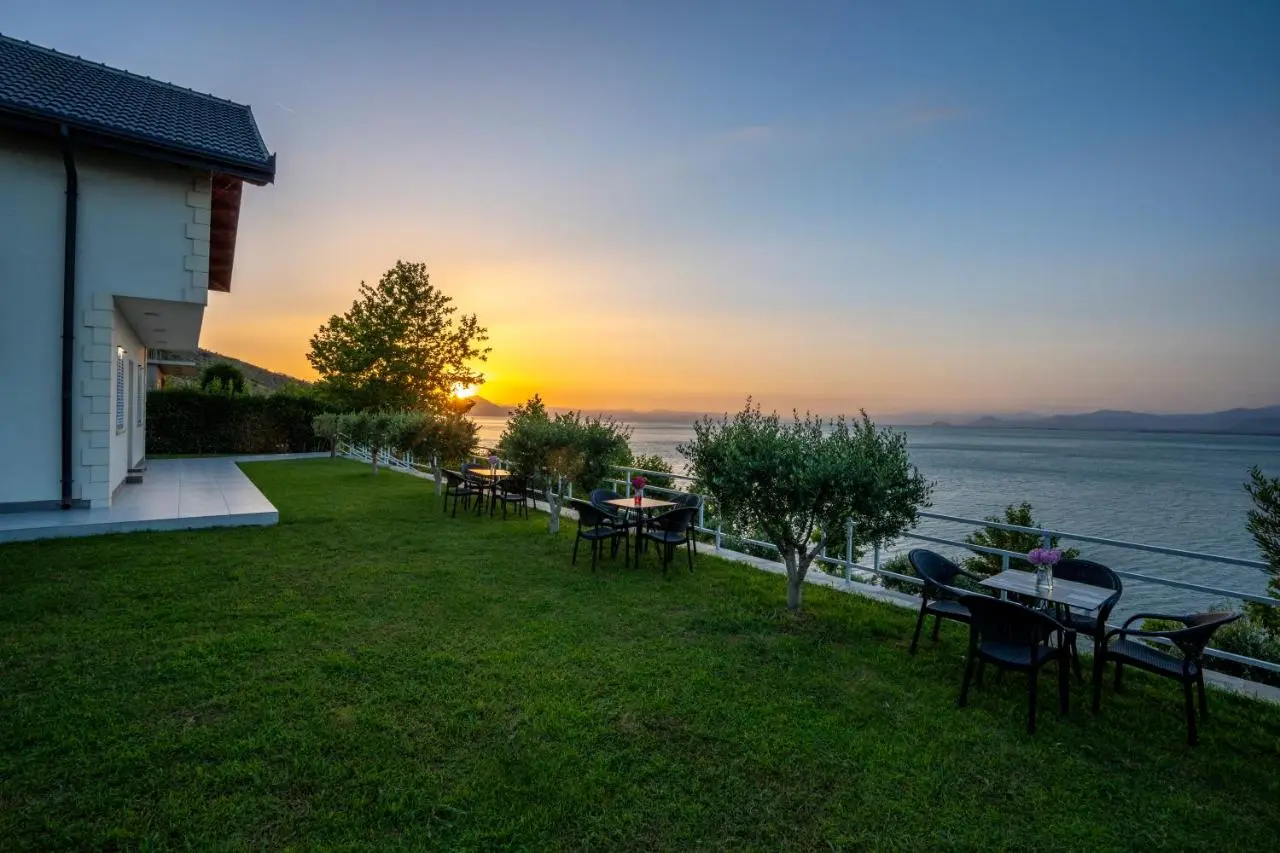 Xhuli Guesthouse