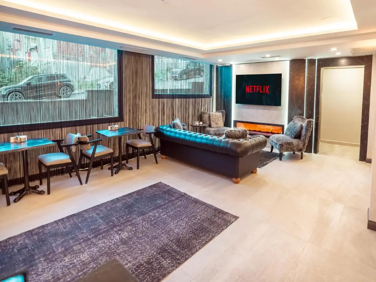 Modernlux Hotel