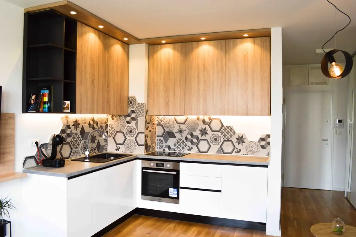 Modern brand new studio@top location+balcony view