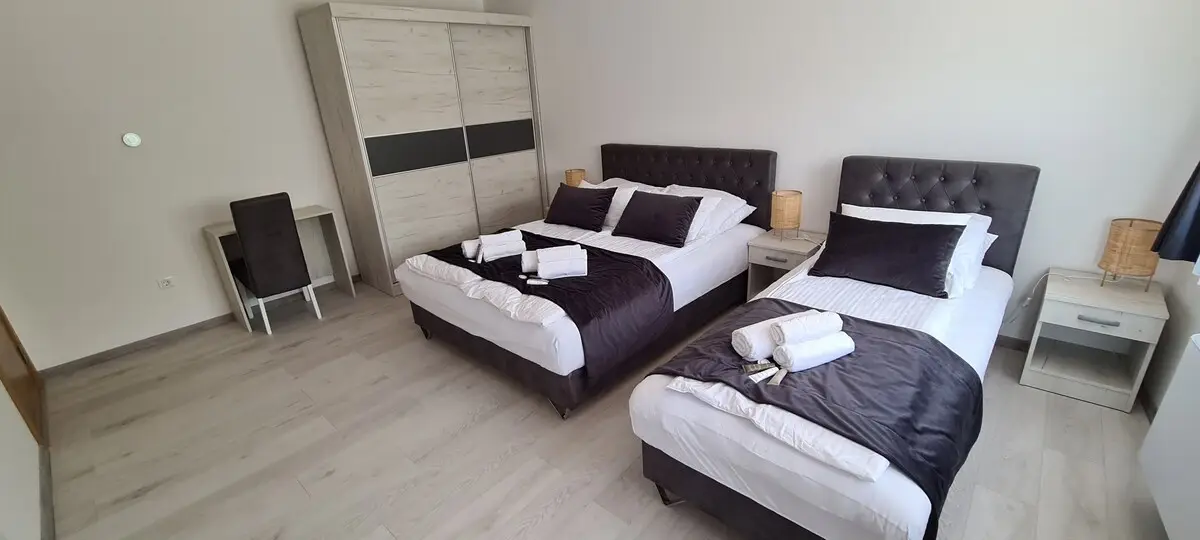 Apartment, 4BDR, shared pool