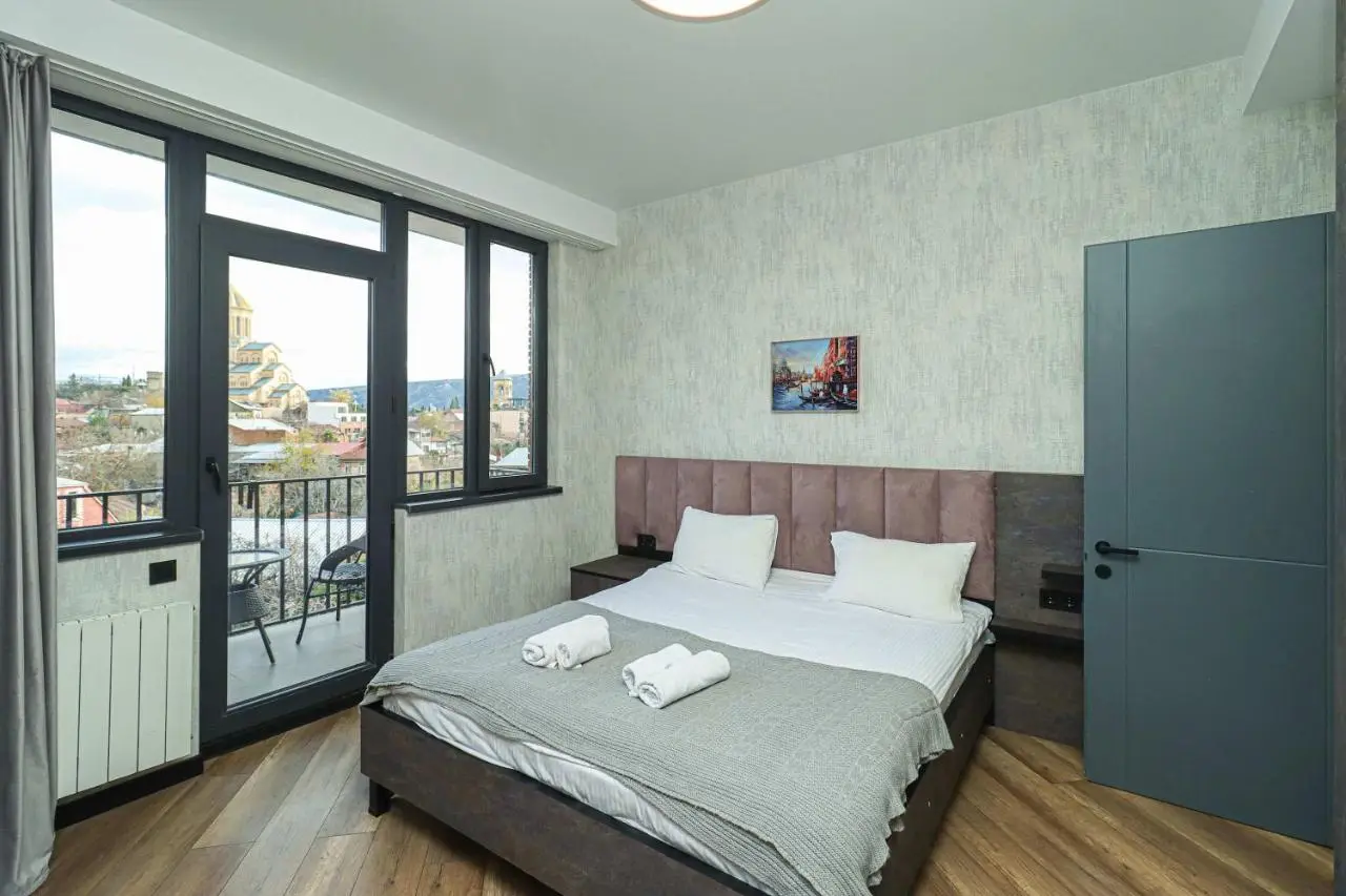 Luxurious 3BR Apartment W Stunning views