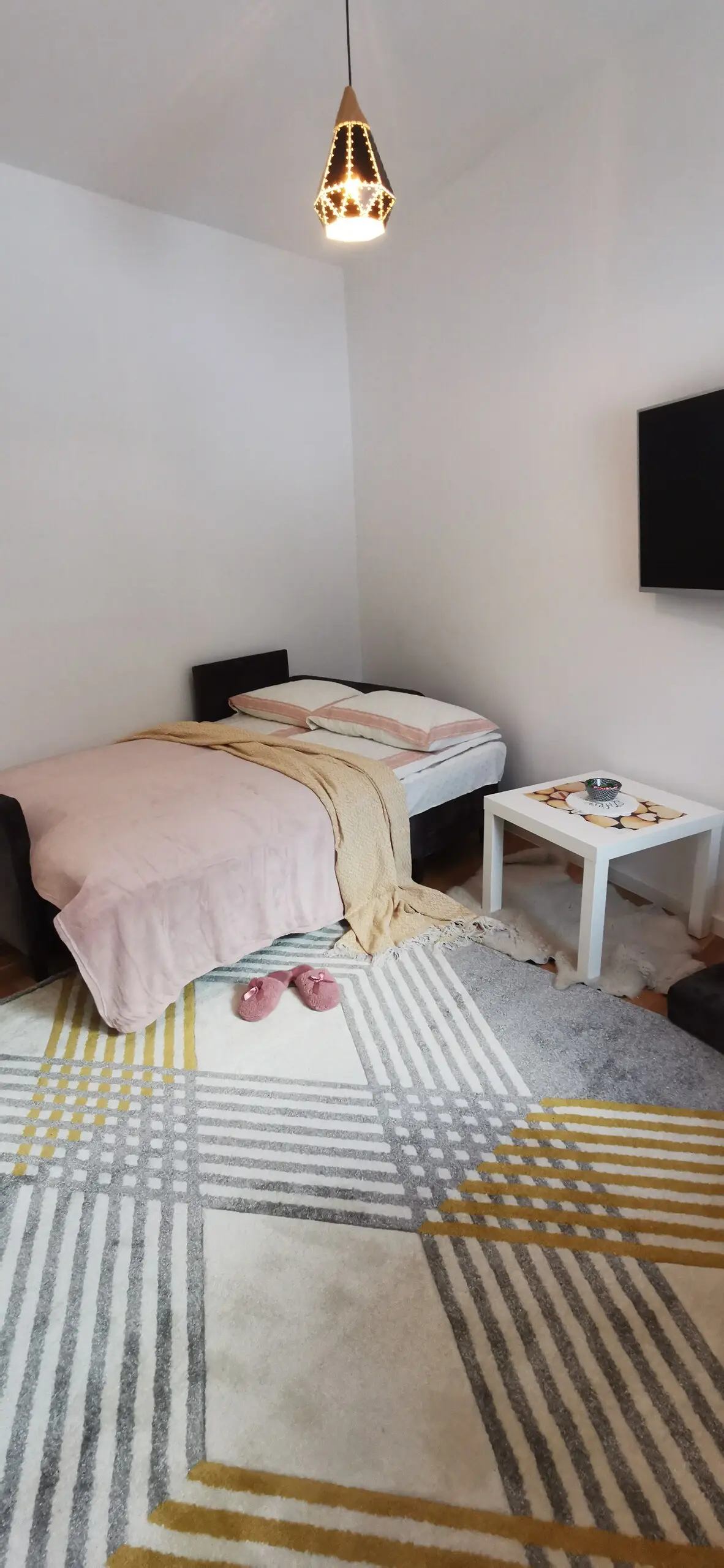 Charming, cosy, newly furnished, with a bedroom