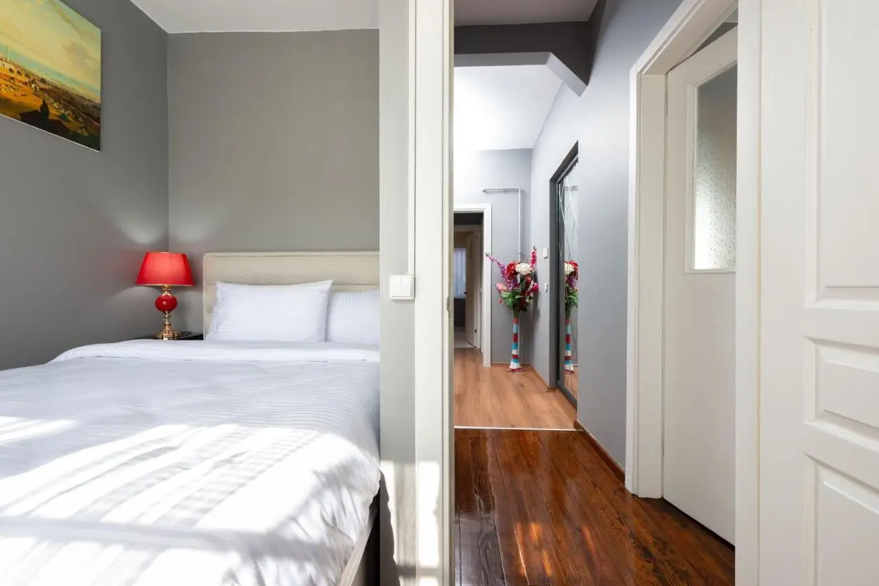 Bright Apart Hotel