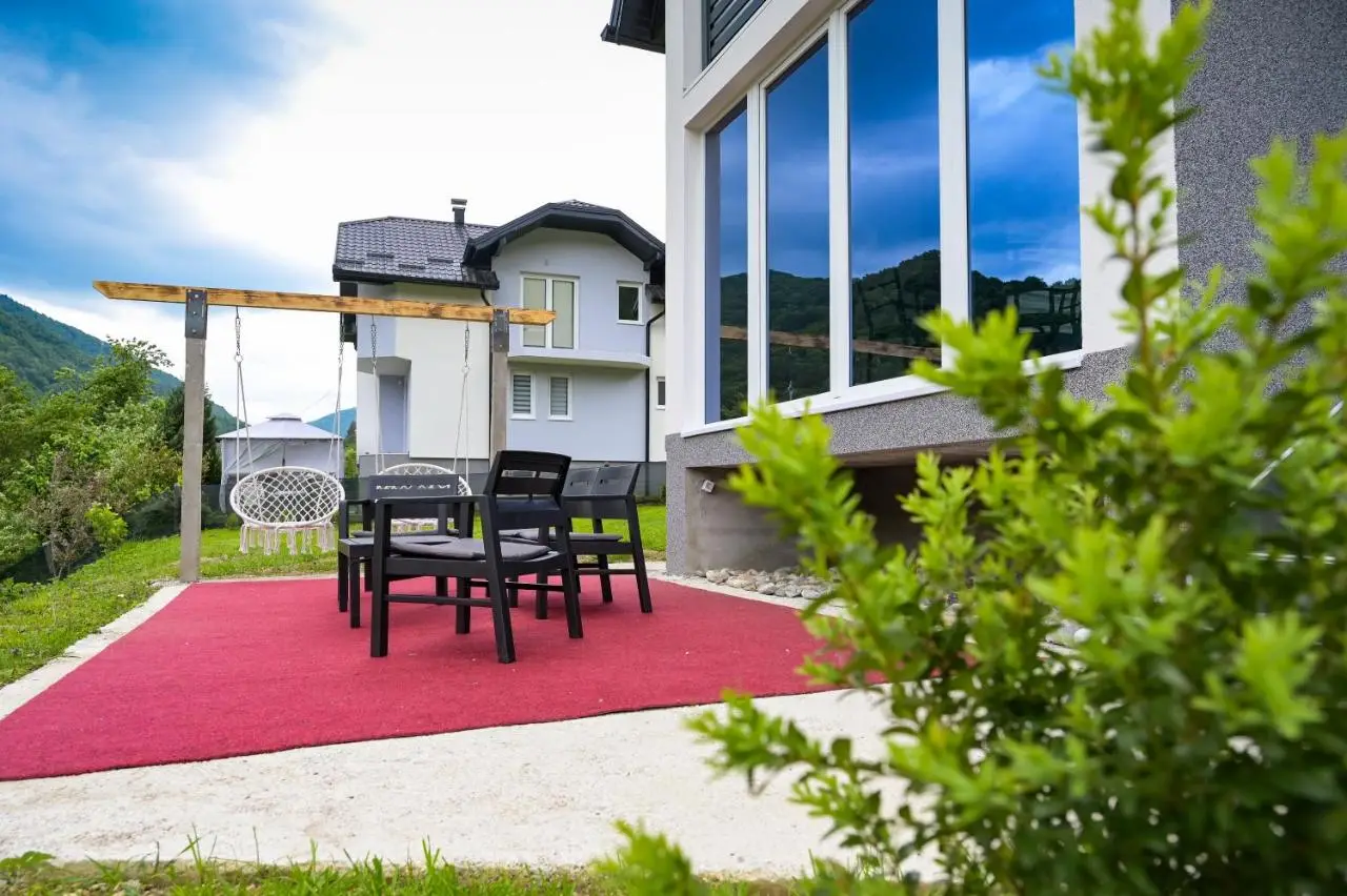 Ćato s cottage