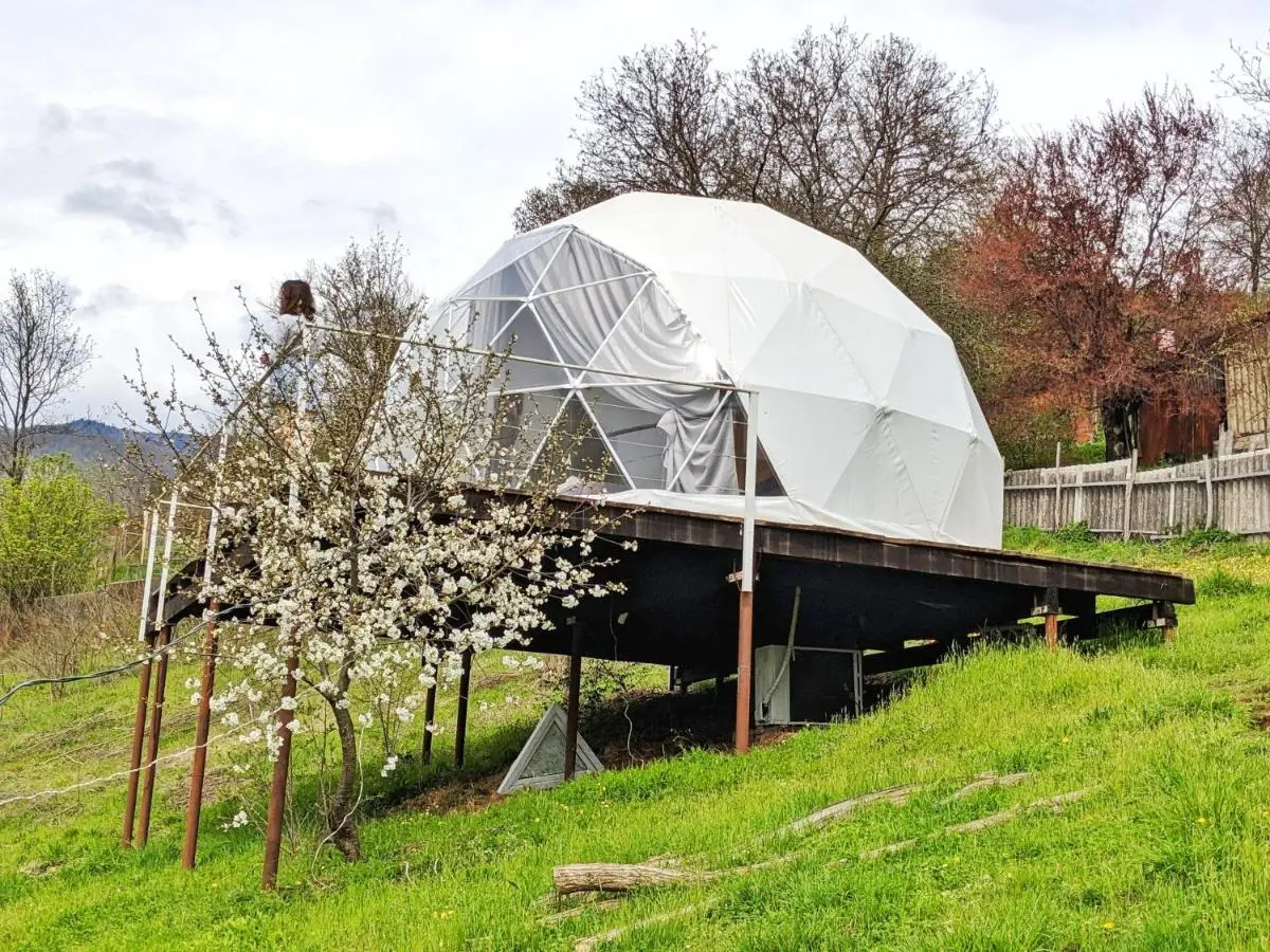 4 seasons. 4 სეზონი Glamping Georgia Racha