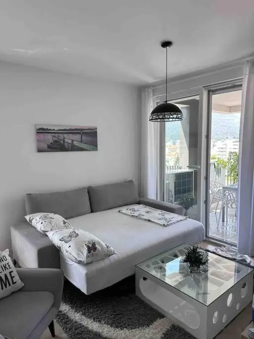 Apartment River 503