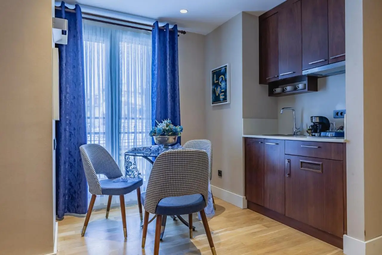 Lord Morgan & Exclusive Design Residence Cihangir