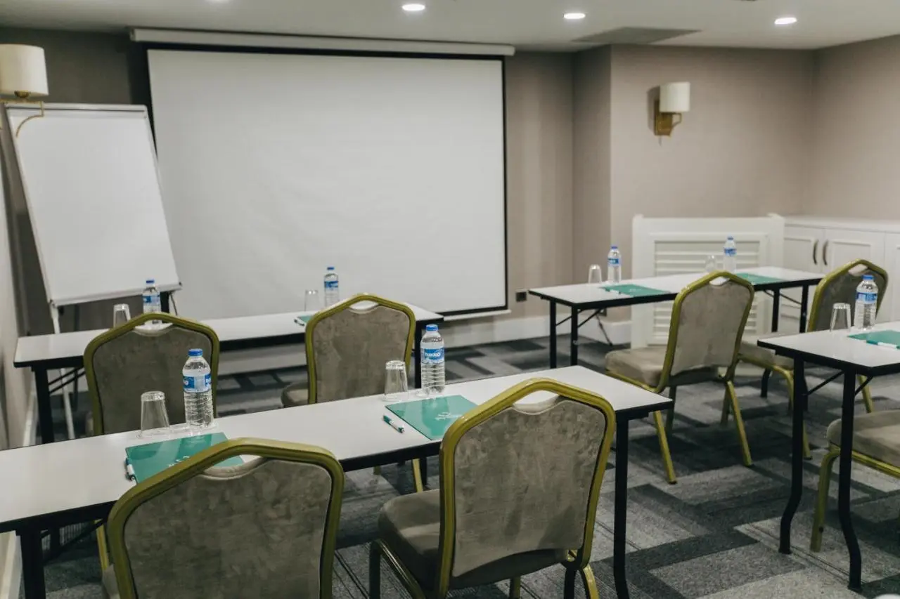 Mia Berre Hotels