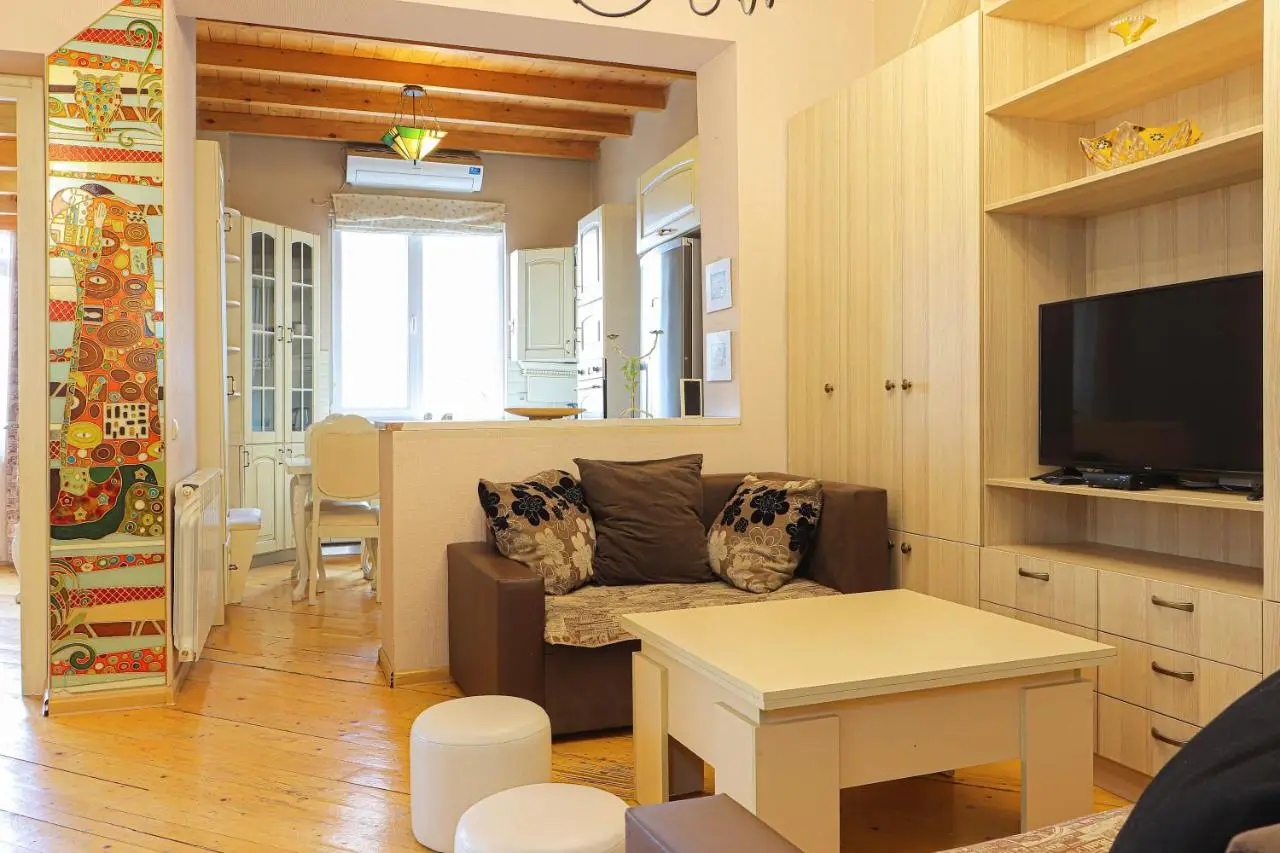 Wehost Duplex Near Rustaveli Avenue