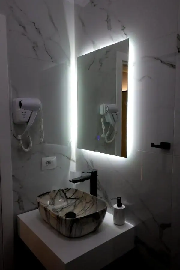 Elona's Rooms