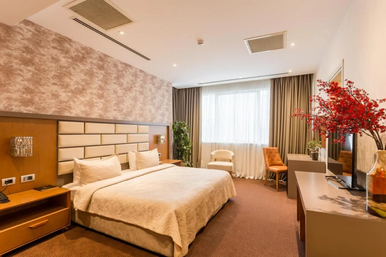 The Grand Gloria Hotel