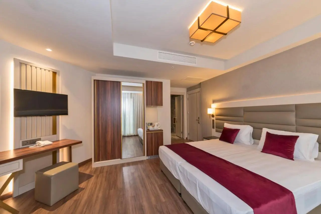 Golden Royal Hotel & SPA