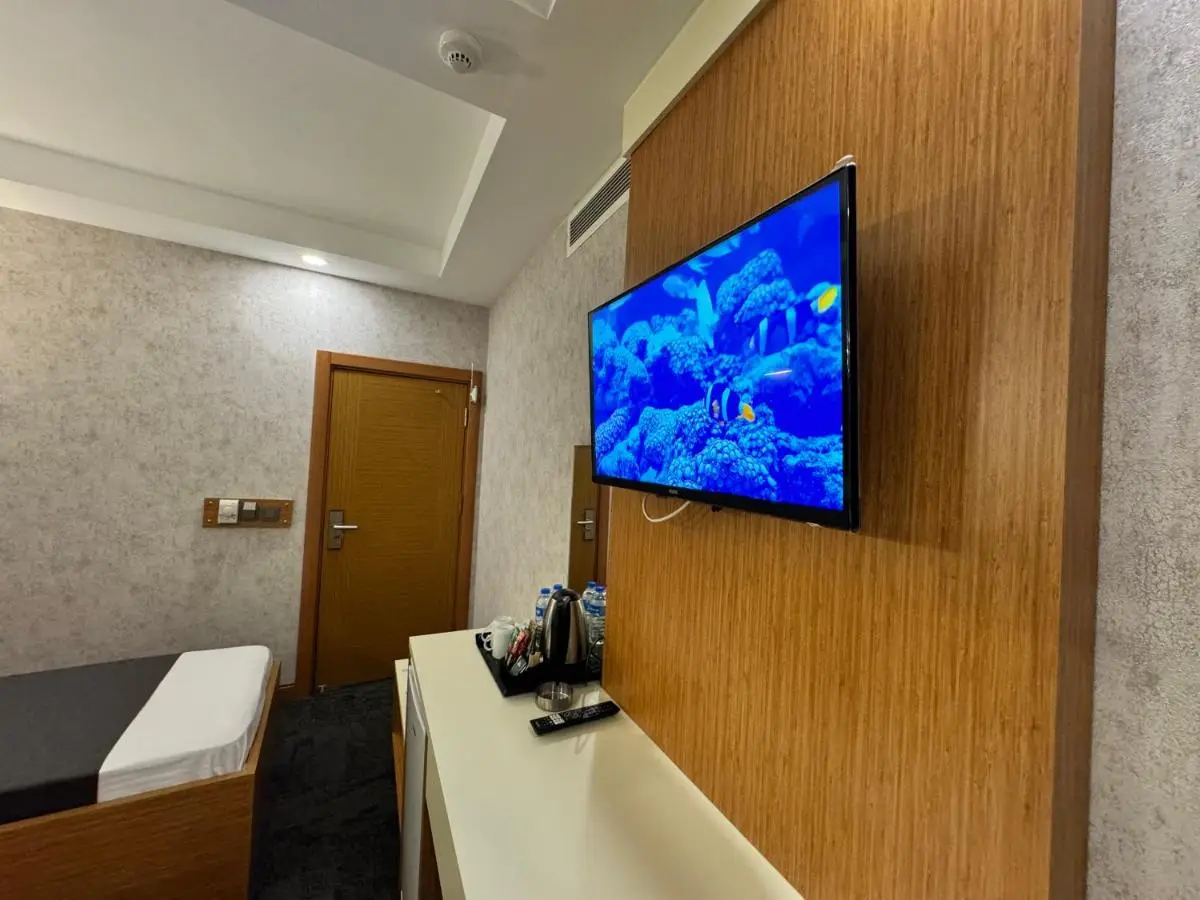 E5 PARK OTEL