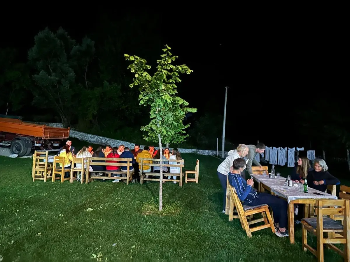 Bujtina Vellezerit Grrela