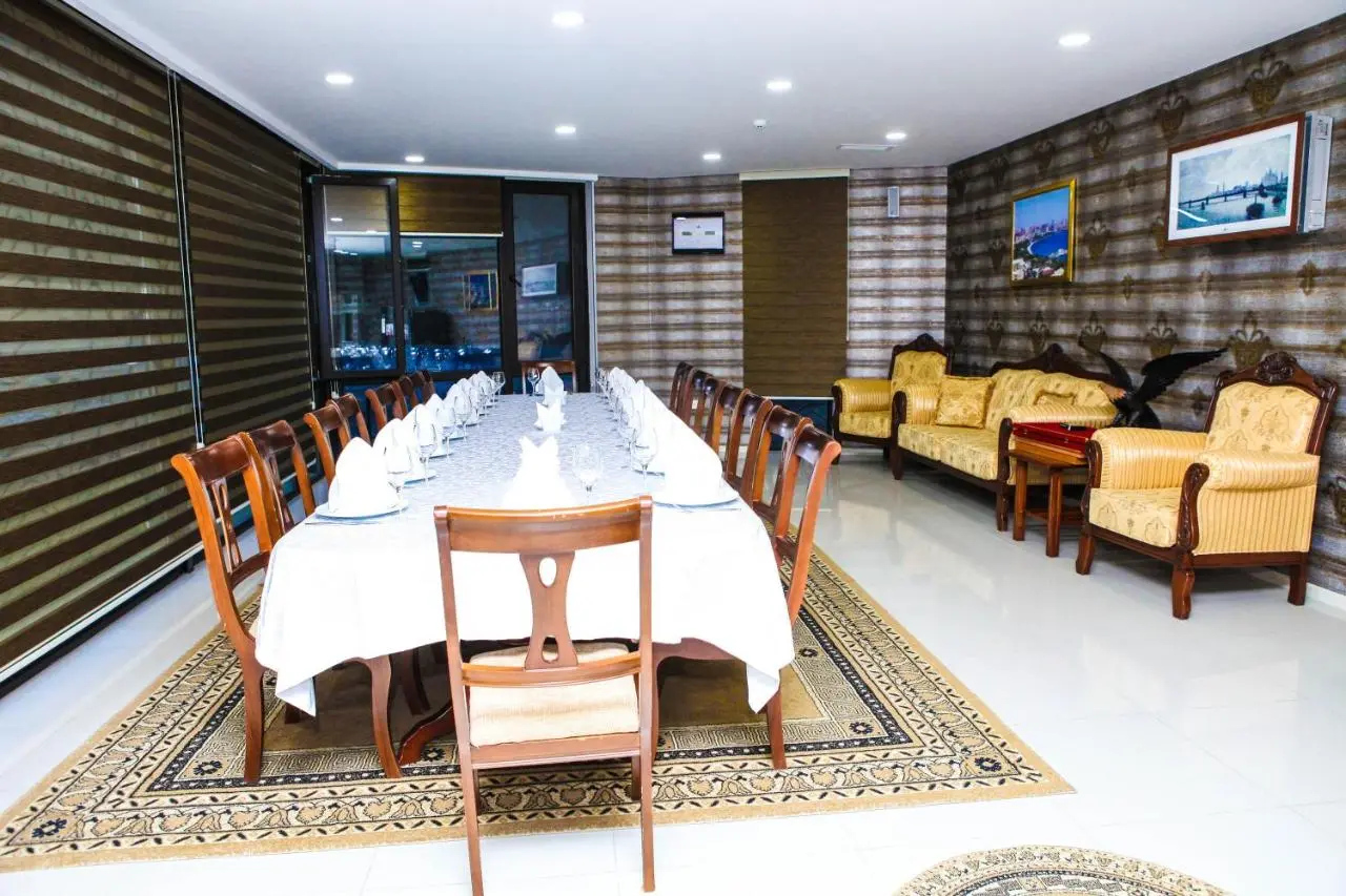 Bergs Hotel And Restaurant